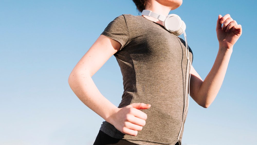 Come usare le braccia nella corsa: coordinazione e postura corretta