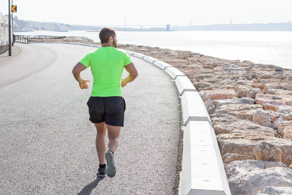 Come correre in discesa senza sovraccaricare le ginocchia